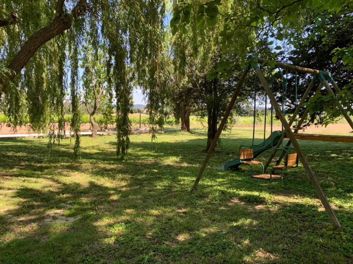 gîtes la ferme de marguerite Tulette Exterior foto